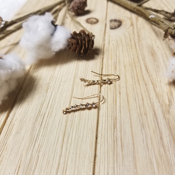 Very Pretty CZ Ear Climbers in GOLD - Picture 6 of 11